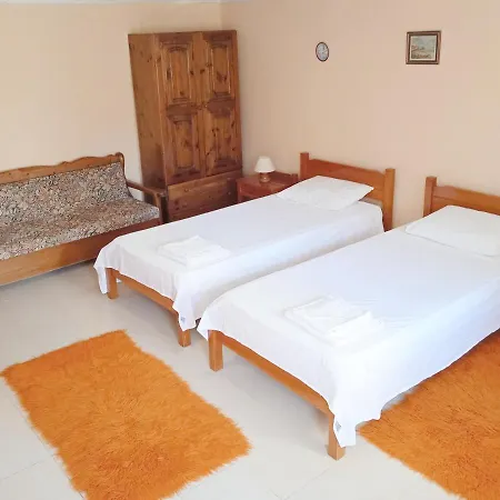 Akis Garden Apartament *